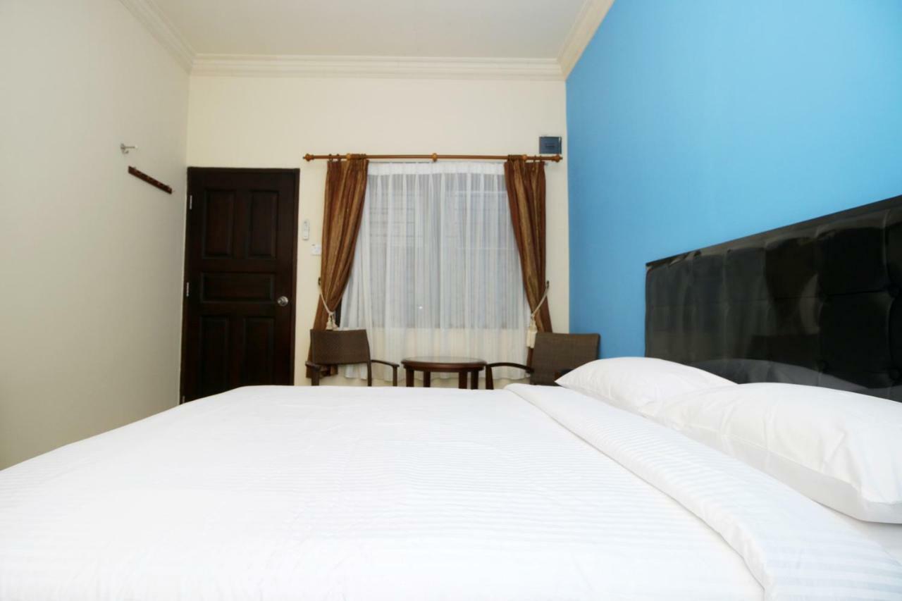 Safina Inn Syariah Sekupang Batam Extérieur photo