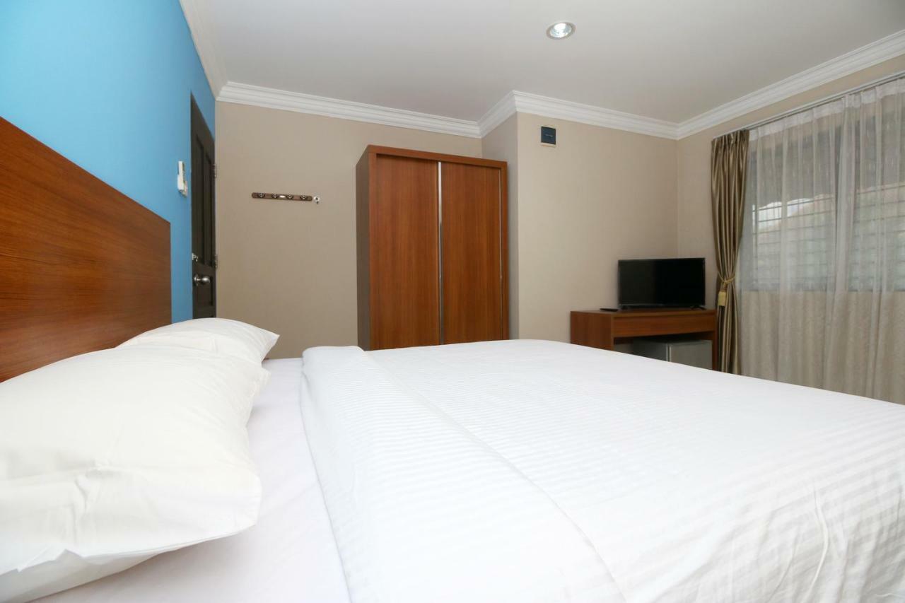 Safina Inn Syariah Sekupang Batam Extérieur photo