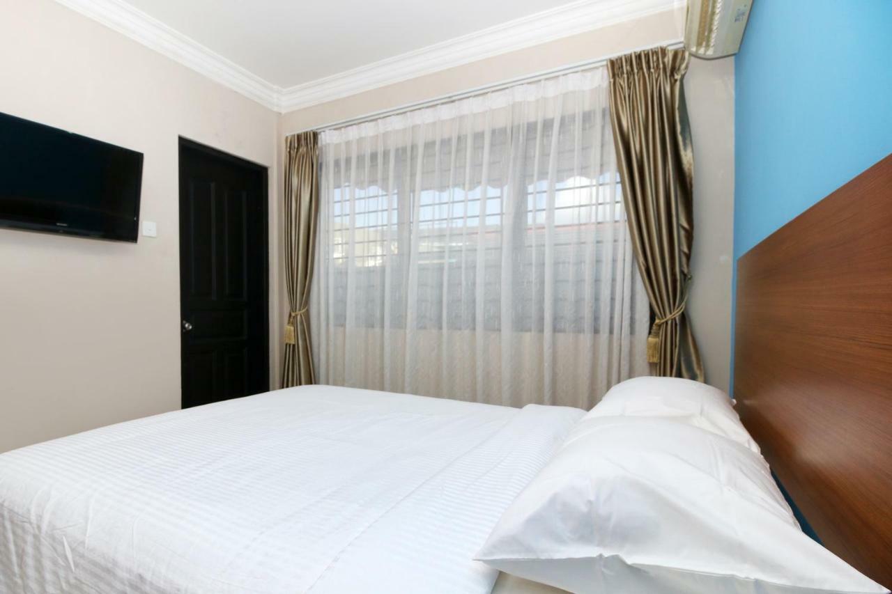 Safina Inn Syariah Sekupang Batam Extérieur photo