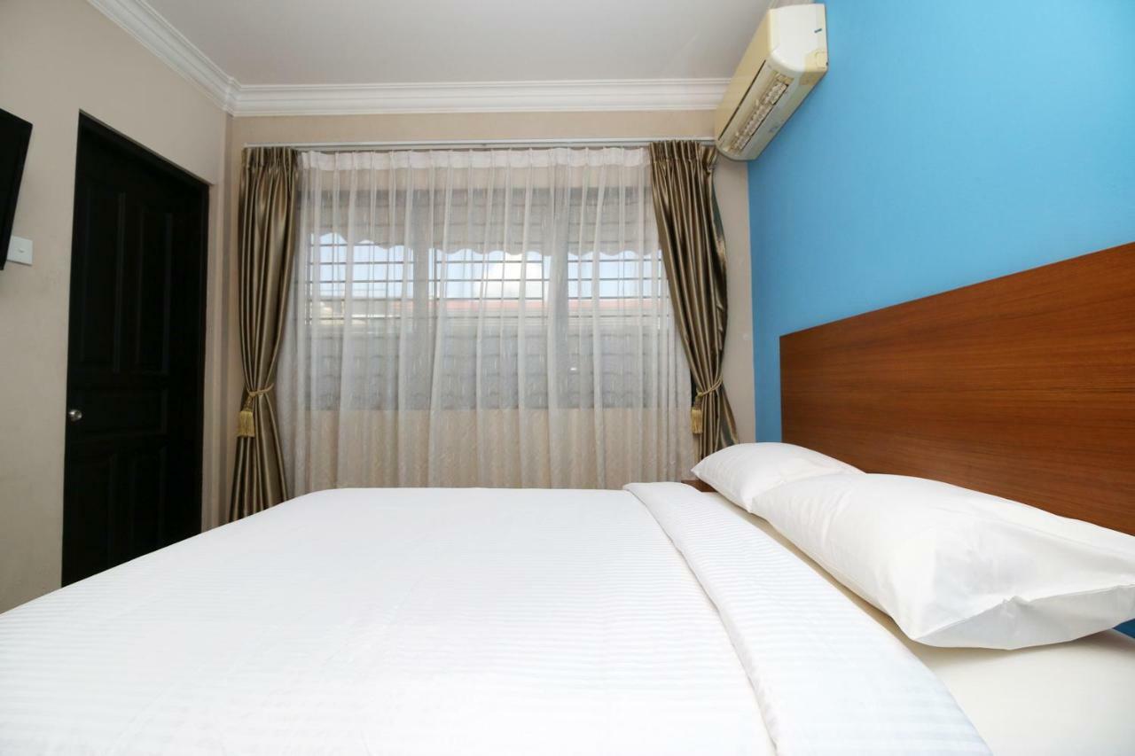 Safina Inn Syariah Sekupang Batam Extérieur photo